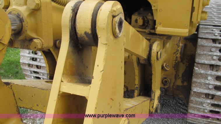 image for item G2019 1985 Komatsu D57S track loader