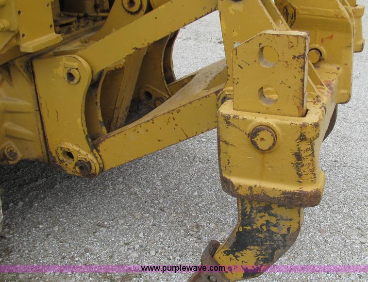 image for item G2019 1985 Komatsu D57S track loader
