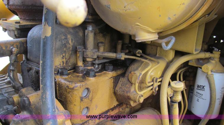 image for item G2019 1985 Komatsu D57S track loader