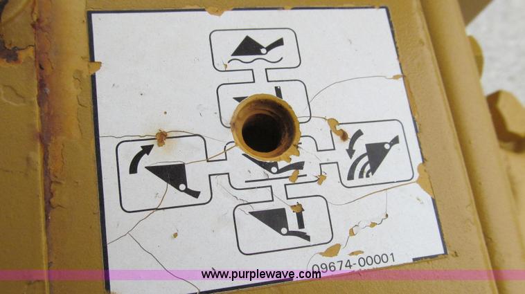 image for item G2019 1985 Komatsu D57S track loader