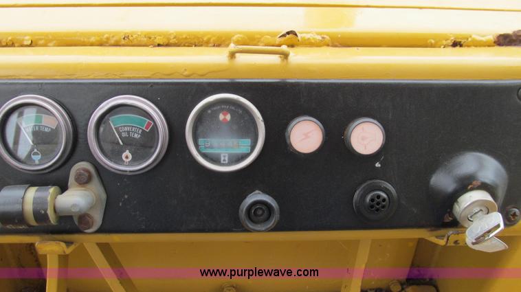 image for item G2019 1985 Komatsu D57S track loader