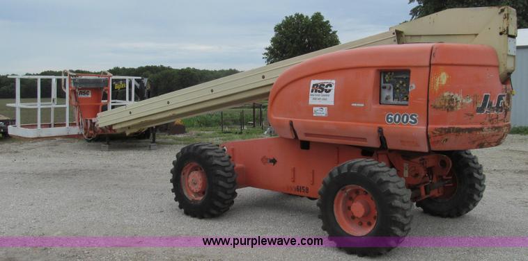 image for item G2020 1997 JLG 600S boom lift