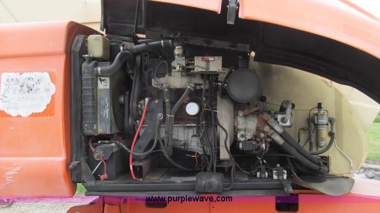 image for item G2020 1997 JLG 600S boom lift