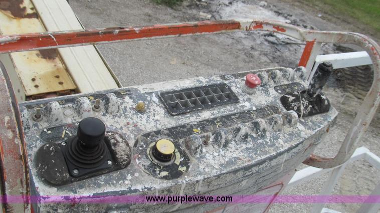 image for item G2020 1997 JLG 600S boom lift