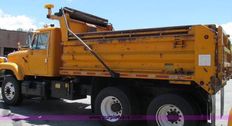 image for item G2021 2002 International F2554 dump truck