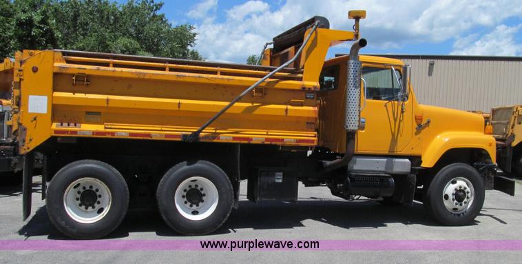 image for item G2021 2002 International F2554 dump truck