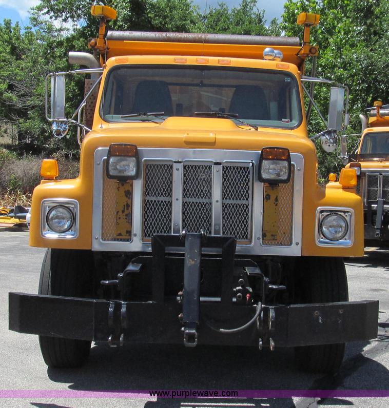 image for item G2021 2002 International F2554 dump truck