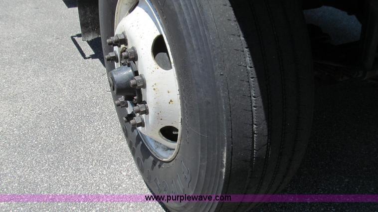 image for item G2021 2002 International F2554 dump truck