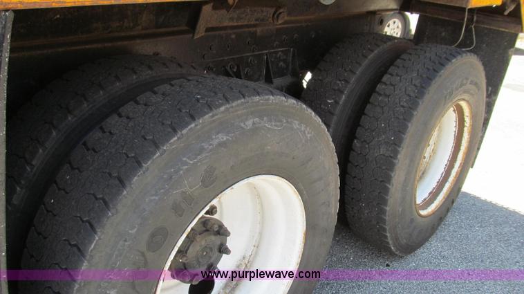 image for item G2021 2002 International F2554 dump truck