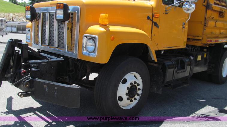 image for item G2021 2002 International F2554 dump truck