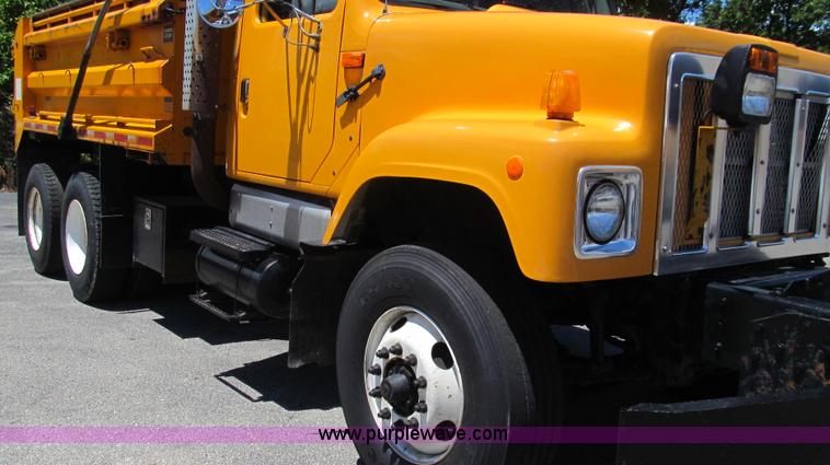 image for item G2021 2002 International F2554 dump truck