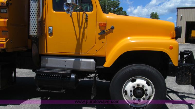 image for item G2021 2002 International F2554 dump truck