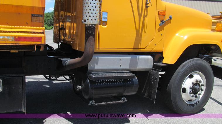 image for item G2021 2002 International F2554 dump truck