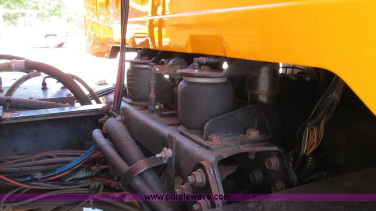 image for item G2021 2002 International F2554 dump truck