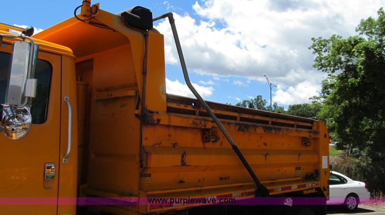 image for item G2021 2002 International F2554 dump truck