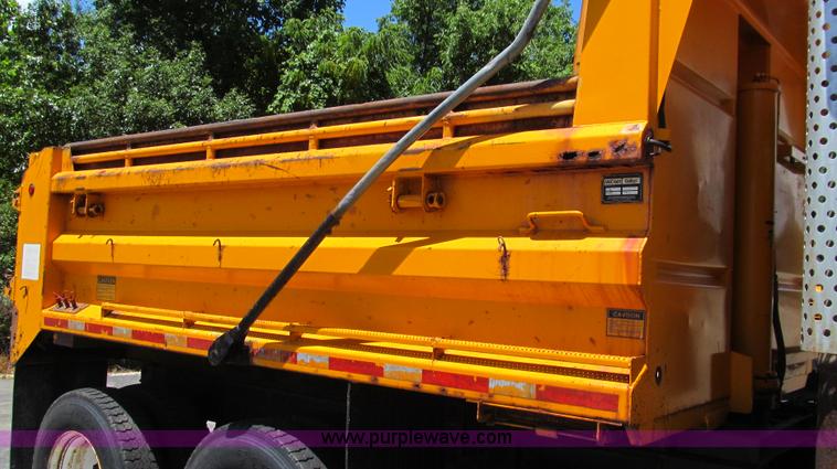 image for item G2021 2002 International F2554 dump truck