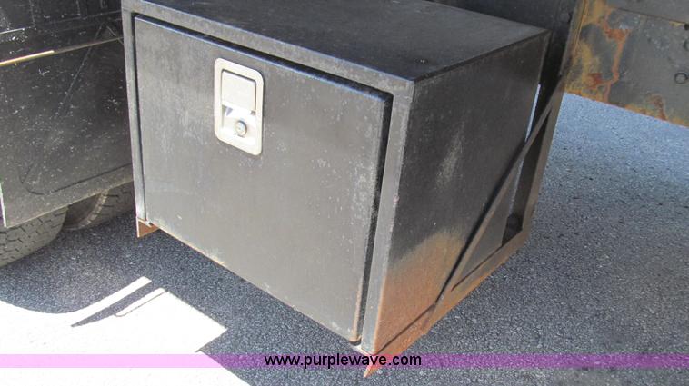 image for item G2021 2002 International F2554 dump truck