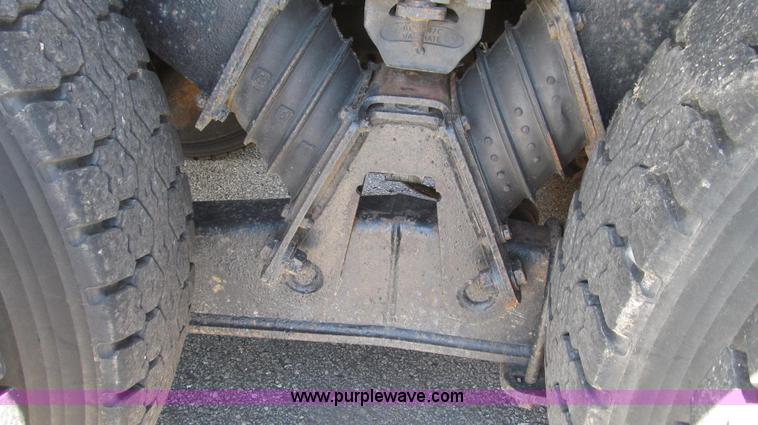 image for item G2021 2002 International F2554 dump truck