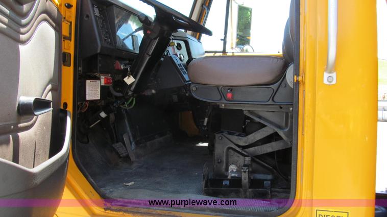 image for item G2021 2002 International F2554 dump truck