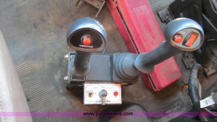 image for item G2021 2002 International F2554 dump truck