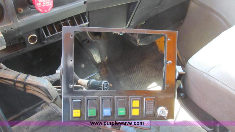 image for item G2021 2002 International F2554 dump truck