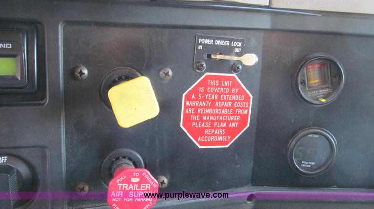 image for item G2021 2002 International F2554 dump truck