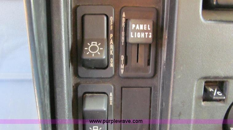 image for item G2021 2002 International F2554 dump truck