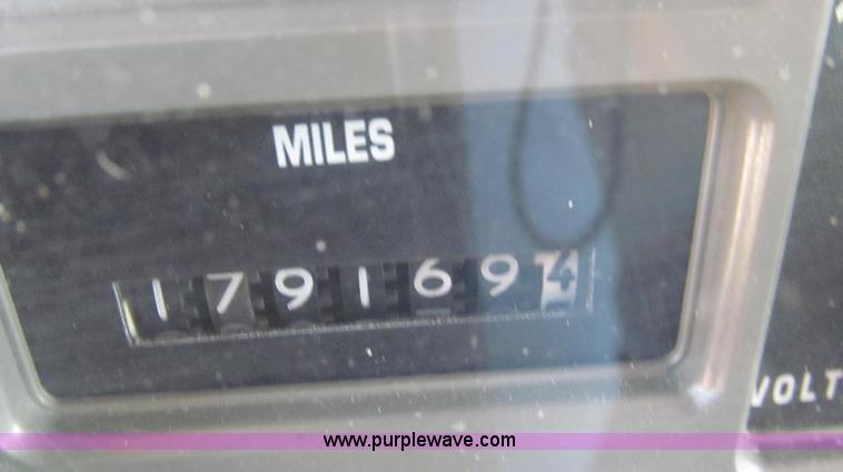 image for item G2021 2002 International F2554 dump truck