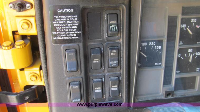 image for item G2021 2002 International F2554 dump truck