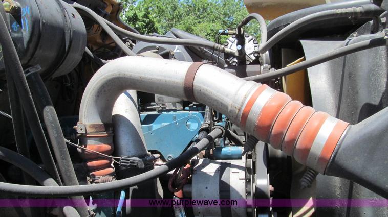 image for item G2021 2002 International F2554 dump truck