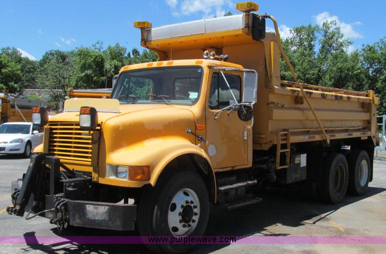image for item G2022 1999 International 4900 dump truck