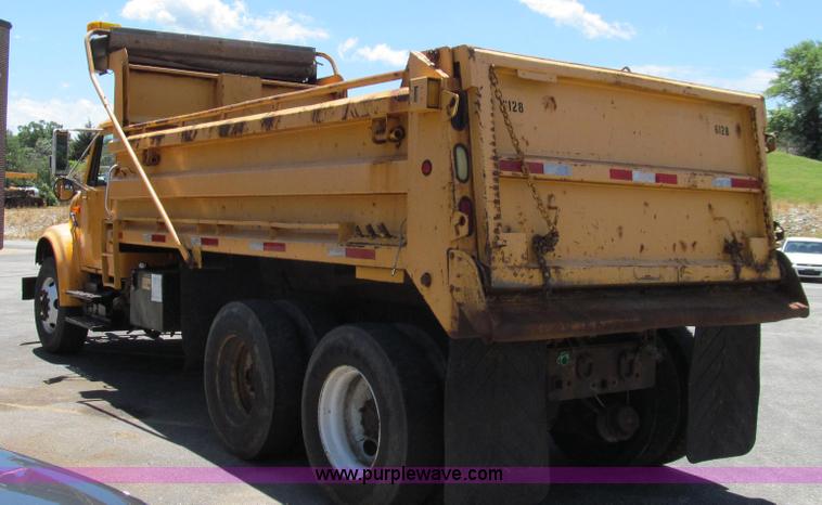 image for item G2022 1999 International 4900 dump truck