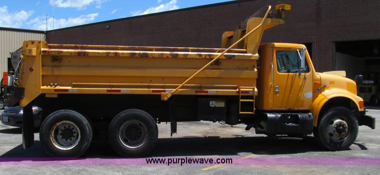 image for item G2022 1999 International 4900 dump truck