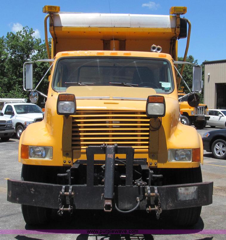 image for item G2022 1999 International 4900 dump truck