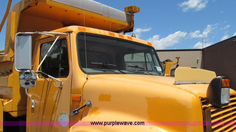 image for item G2022 1999 International 4900 dump truck