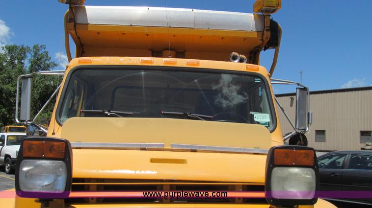 image for item G2022 1999 International 4900 dump truck