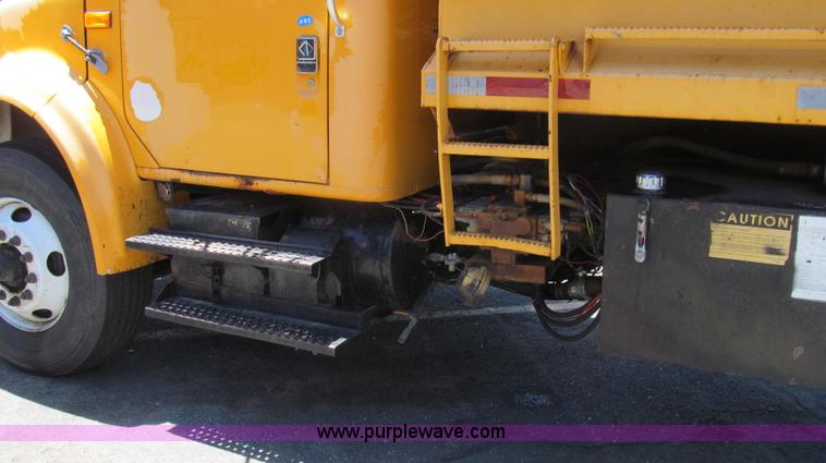 image for item G2022 1999 International 4900 dump truck