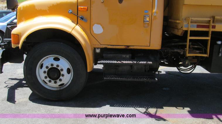 image for item G2022 1999 International 4900 dump truck