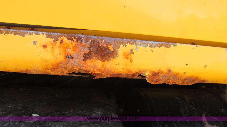 image for item G2022 1999 International 4900 dump truck