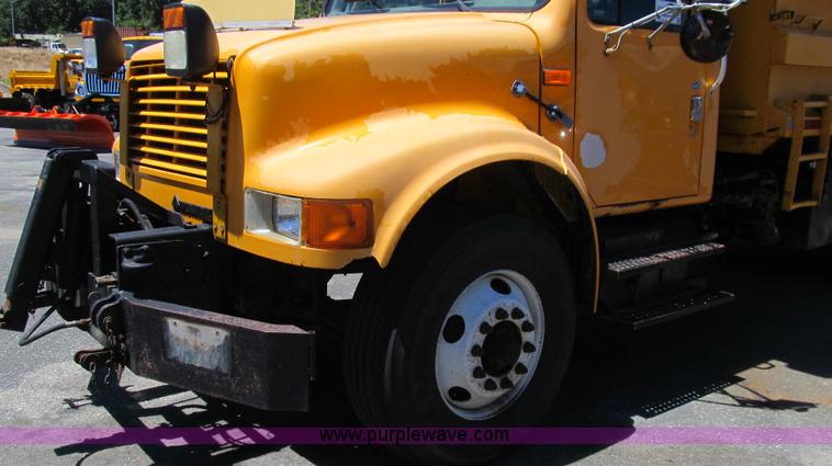 image for item G2022 1999 International 4900 dump truck