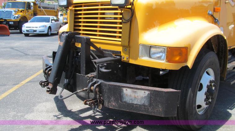 image for item G2022 1999 International 4900 dump truck