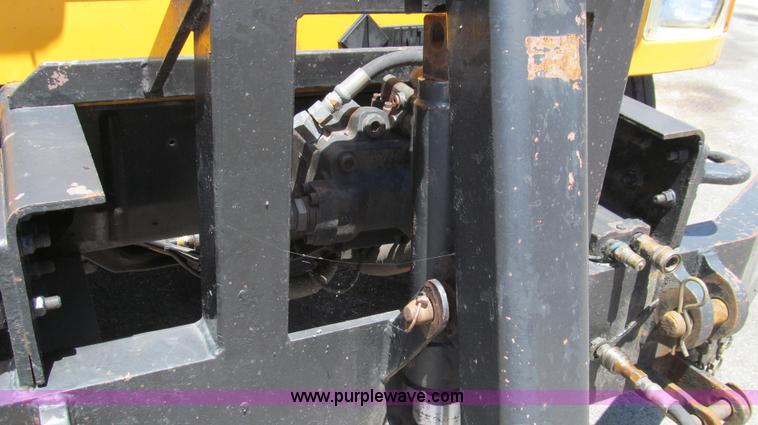 image for item G2022 1999 International 4900 dump truck