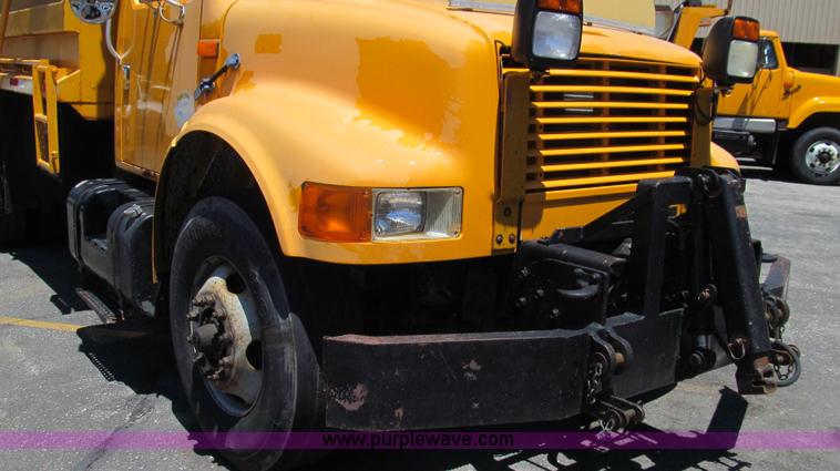 image for item G2022 1999 International 4900 dump truck