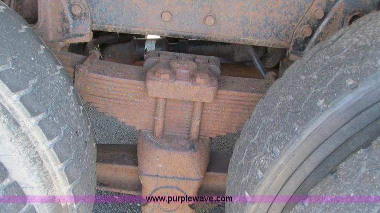 image for item G2022 1999 International 4900 dump truck