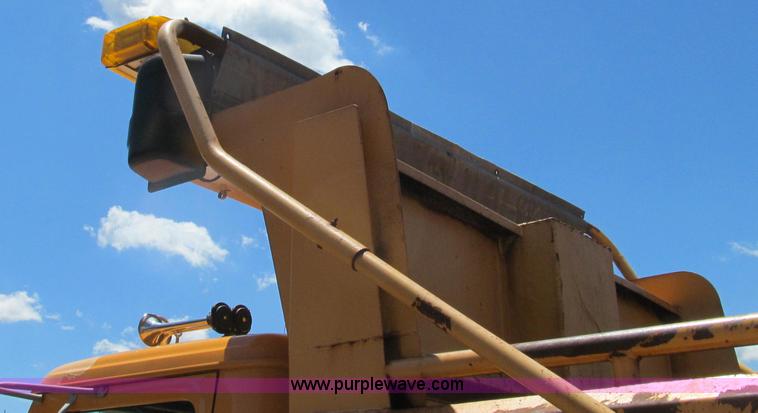 image for item G2022 1999 International 4900 dump truck
