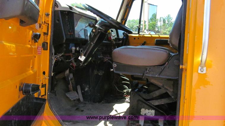 image for item G2022 1999 International 4900 dump truck