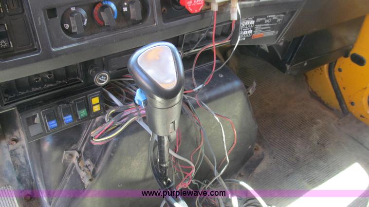 image for item G2022 1999 International 4900 dump truck