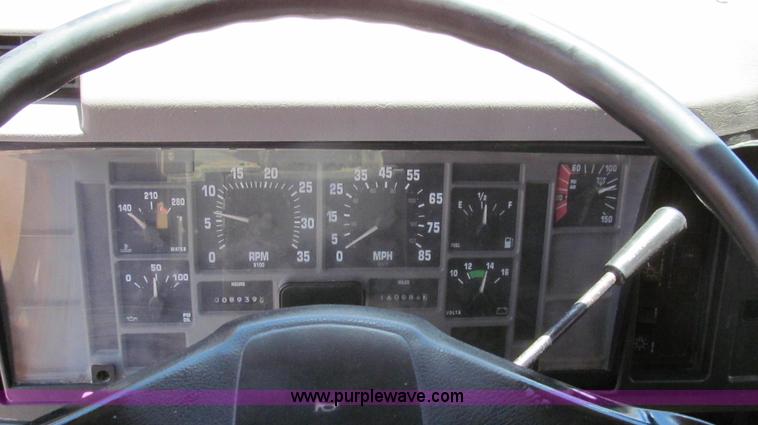 image for item G2022 1999 International 4900 dump truck