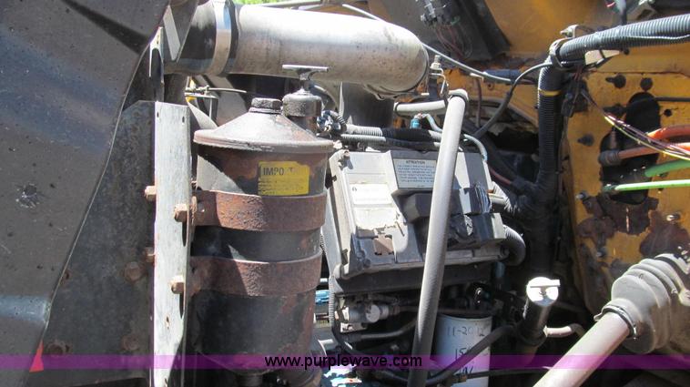 image for item G2022 1999 International 4900 dump truck