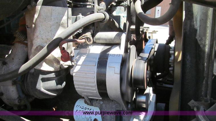 image for item G2022 1999 International 4900 dump truck